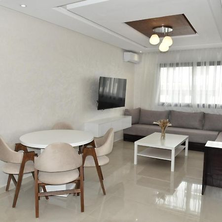 Lovely Apartment With Pool & Gym Kenitra Exterior photo